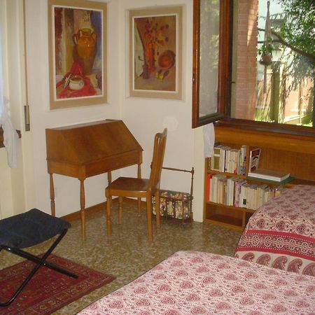 Bed and Breakfast La Casa Creativa Lomnago Exterior foto