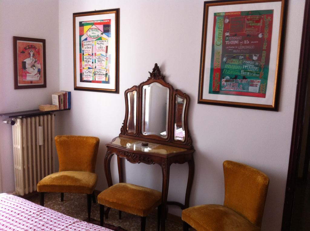 Bed and Breakfast La Casa Creativa Lomnago Zimmer foto
