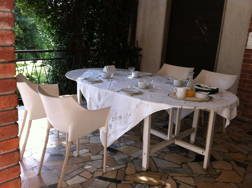 Bed and Breakfast La Casa Creativa Lomnago Exterior foto
