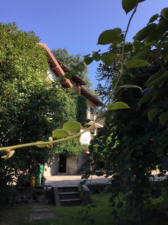 Bed and Breakfast La Casa Creativa Lomnago Exterior foto