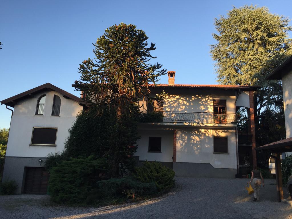 Bed and Breakfast La Casa Creativa Lomnago Exterior foto